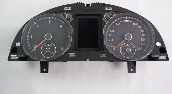 Volkswagen PASSAT B7 Speedometer (instrument cluster) 3AA920871D