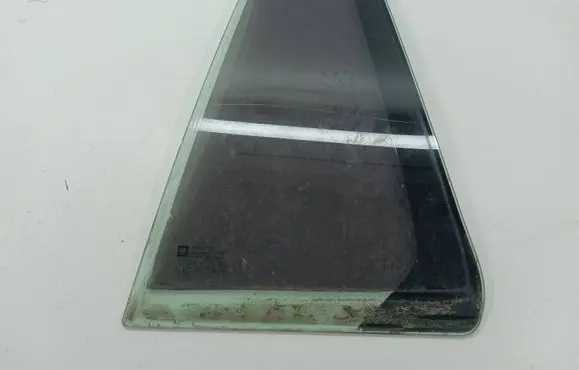 Rear vent window glass
