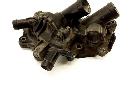 Skoda Octavia Mk2 (1Z) Thermostat housing 04E121117E