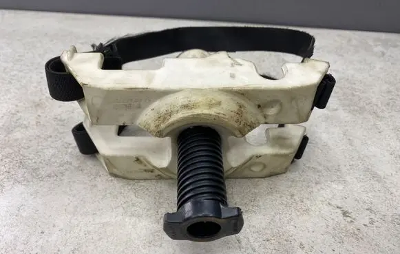 Volvo V70 Spare wheel mounting bracket 8626133 7349