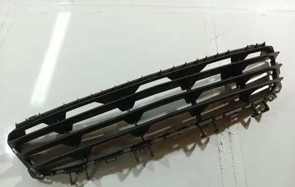 Opel Astra H Front bumper lower grill 375768702
