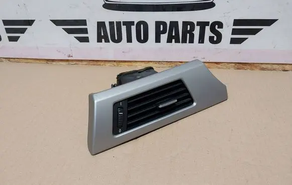 BMW 3 E90 E91 Dashboard glove box trim 7132847