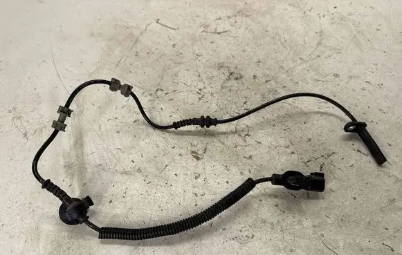 Chevrolet Camaro ABS brake wheel speed sensor 84257808