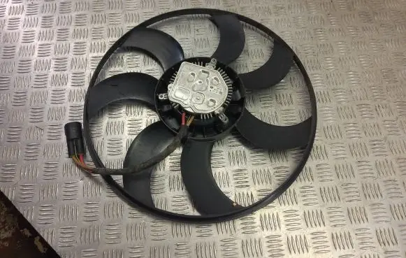 Land Rover Range Rover Sport L494 Coolant fan relay LS843001