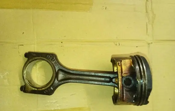 Peugeot Partner Piston with connecting rod p813
