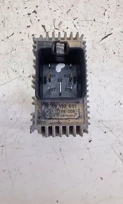 Opel Vectra C Glow plug pre-heat relay 09132691