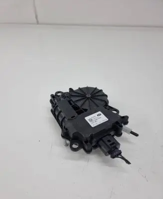 Land Rover Evoque II Tailgate/trunk/boot lift motor K8d2404c10aa