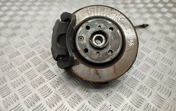 Toyota Aygo AB40 Front wheel hub