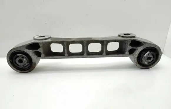 Mercedes-Benz Vito Viano W639 Rear differential/diff mount bracket A6393530347