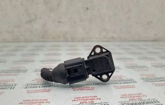 Volkswagen Golf IV Air pressure sensor 038906051