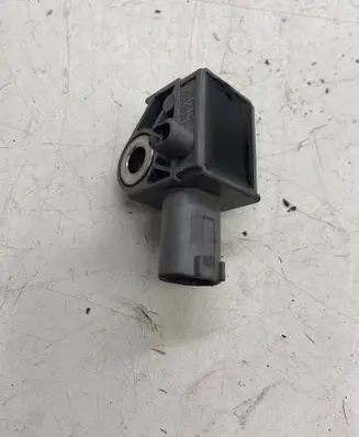Mercedes-Benz C AMG W204 Airbag deployment crash/impact sensor A2048201985 04896011AB