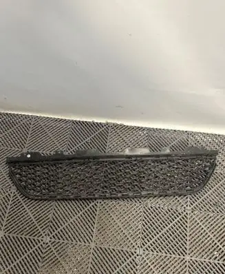 Dodge Durango III Front bumper lower grill 05113686A