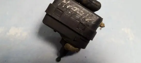 Headlight level adjustment motor