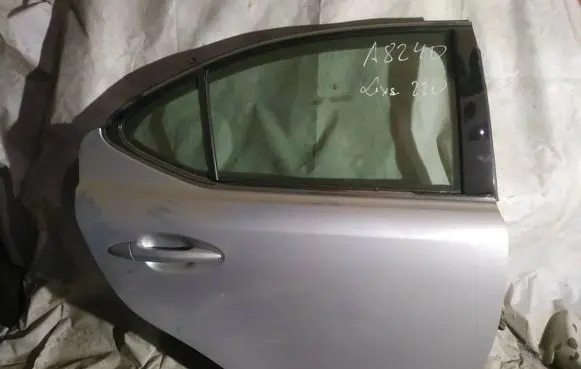 Lexus IS 220D-250-350 Rear door pilkos
