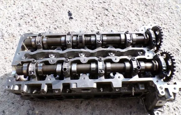 Mercedes-Benz Sprinter W906 Engine head R651016