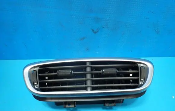 Fiat 500X Dash center air vent grill 735572564 C819