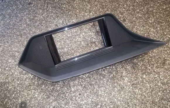 Mercedes-Benz E W212 Radio/GPS head unit trim A2126801236