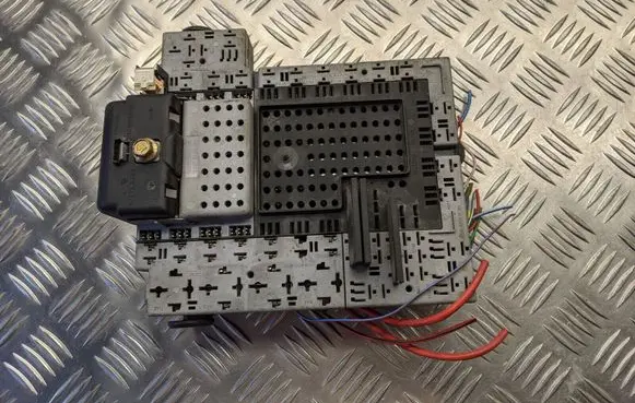 Volvo S80 Fuse module 9162316