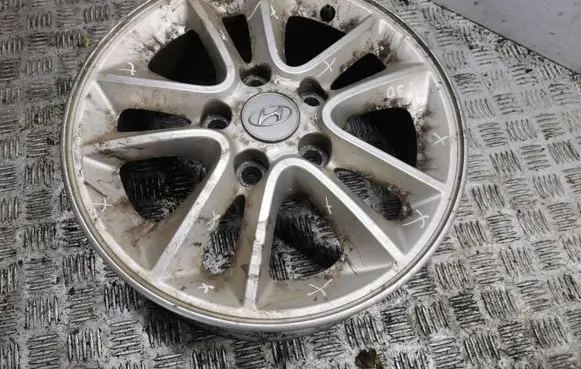 Hyundai i30 R15 alloy rim 