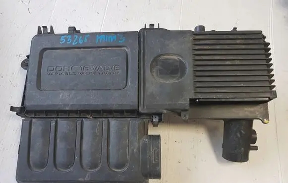 Mazda 3 I Air filter box 1001409361