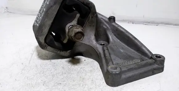 Jeep Grand Cherokee (WK) Engine mount bracket 52090308AE