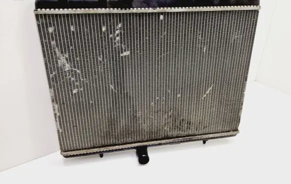 Citroen C4 II Coolant radiator 9680533480
