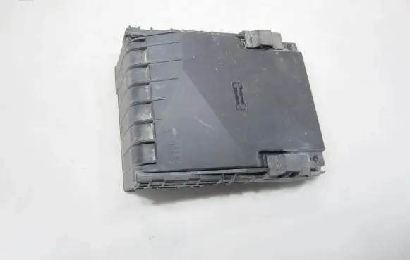Volkswagen Caddy Fuse box cover 1K0937132F