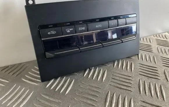 Mercedes-Benz E W212 Climate control unit A2129004607 A2128300285 5HB009355