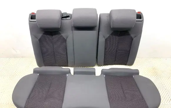 Seat Leon (1P) Second row seats 