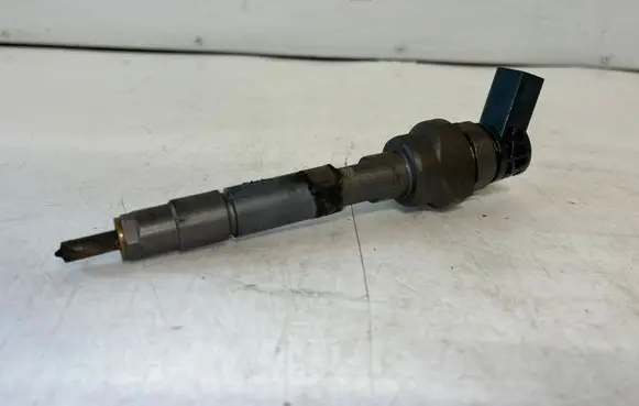 BMW X1 E84 Fuel injector 7810702