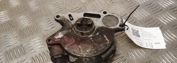 Volkswagen PASSAT B6 Vacuum pump 03L145100