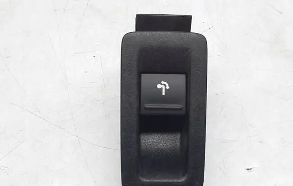 Volkswagen PASSAT B7 Switch for retractable tow bar 7E5959527