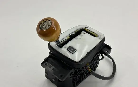 Jaguar XK - XKR Gear shifter/selector 6W837K004CC 00030729