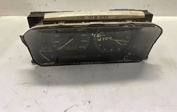Volkswagen Golf III Speedometer (instrument cluster) 1H6919033