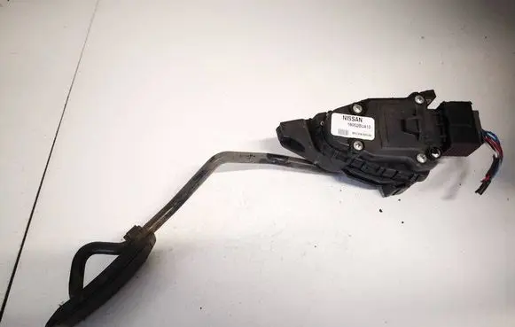 Nissan Almera Tino Accelerator throttle pedal 18002bu410 6pv008620-04