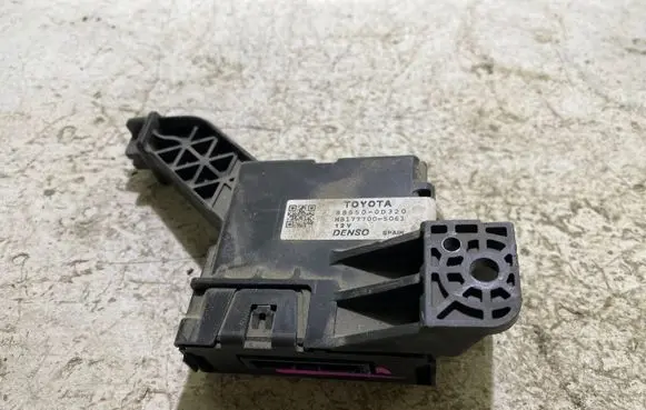 Toyota Yaris Air conditioning/heating control unit 886500D320 MB1777005061