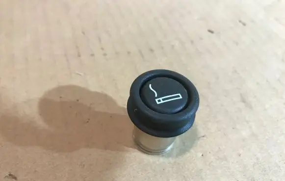 Jaguar XJ X300 Cigarette lighter front 