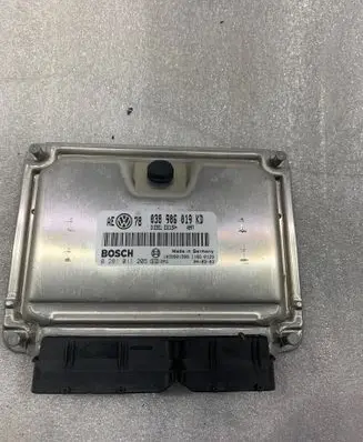 Volkswagen PASSAT B5 Engine control unit/module 038906019KD 0281011205