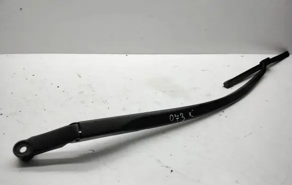 Toyota Avensis T270 Front wiper blade arm 3392126101