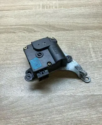 Hyundai Elantra Air flap motor/actuator D266AKYAA WOORYWD401001BW0
