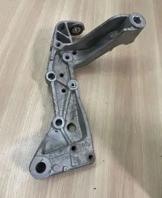 Volkswagen Caddy Front lower control arm/wishbone 1K0199296F