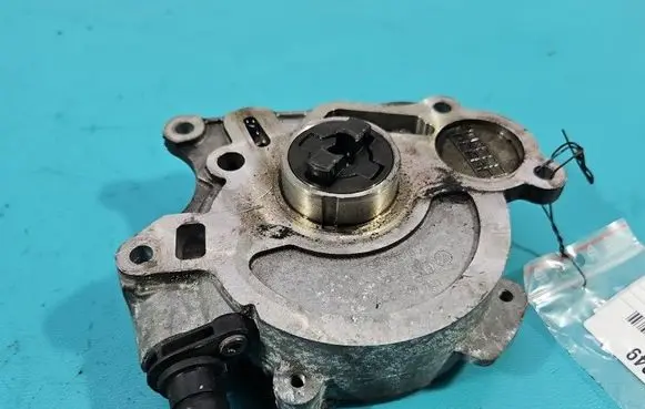 Volkswagen Golf VI Vacuum pump 03L145207 IMPRK1580249
