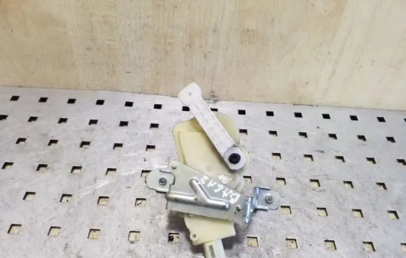 Toyota Yaris Tailgate boot lock/latch motor 