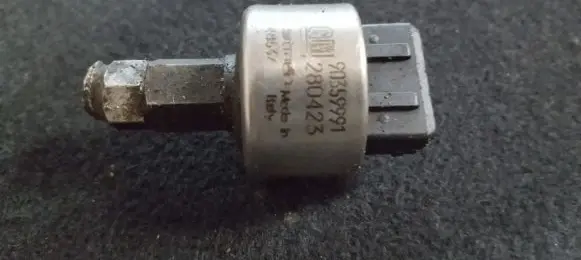 Opel Corsa C Air conditioning (A/C) pressure sensor 90359991
