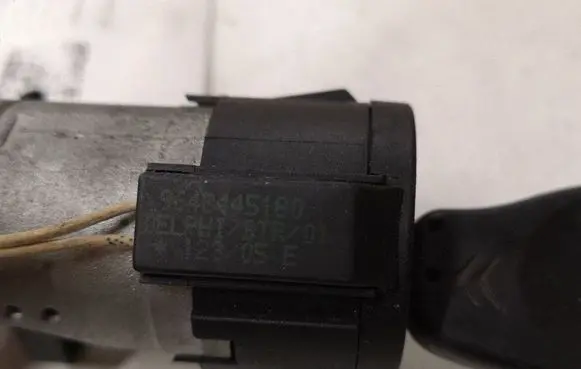 Citroen C5 Ignition lock 9648445180