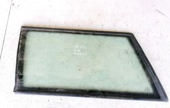 Volkswagen PASSAT B5 Rear side window