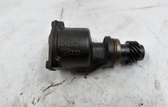 Audi A4 S4 B5 8D Vacuum pump 028207A