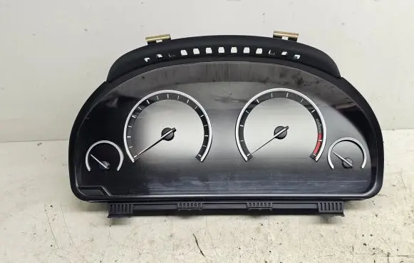 BMW 5 GT F07 Speedometer (instrument cluster) 9220803 0263685165