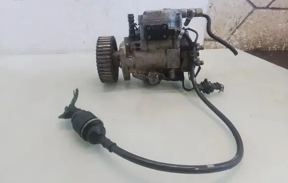 Volvo S40 Fuel injection high pressure pump 7700114070