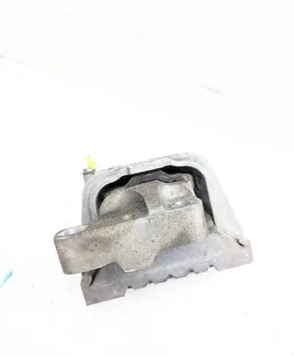 Volkswagen PASSAT B6 Engine mount bracket 1K0199262